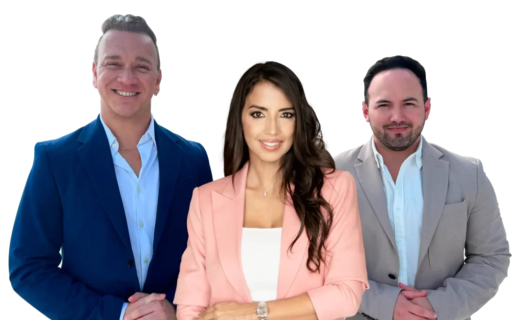 Oscar Alejandro, Katherina Santana y Carlos Mayz — equipo Tu Puedes Vivir Aquí